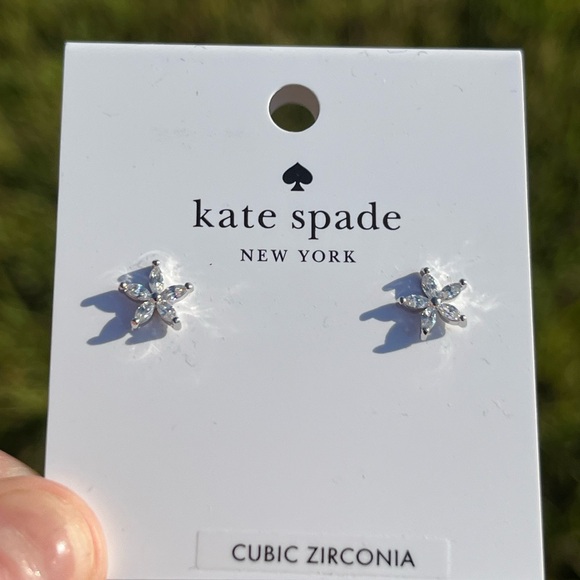 NWT Kate Spade Silver Flower Stud Earrings for Pierced Ears - Picture 2 of 5